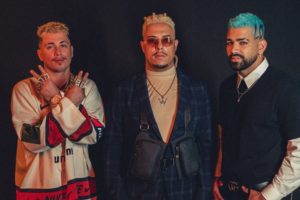 A faixa traz as colaborações de Dilsinho, Felp22 e do premiado grupo mexicano Reik