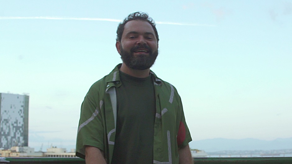 Artur Nabeth traduz a leveza de se redescobrir no videoclipe