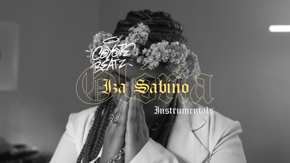 Iza Sabino começou a sua carreira no rap, o apoio de Coyote Beatz foi essencial para que ela se desenvolvesse musicalmente.
