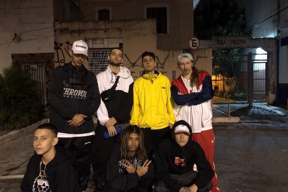 a Bendita Gravadora reuniu Fabio Brazza, Sid,Vietnã, Apollo, Jotapê e Tavin no lançamento de sua mais nova cypher, a “Cypher do Fim do Mundo”.