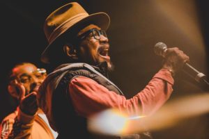 O cantor e compositor Carlos Dafé é uma das atrações da Virada SP Online de Mauá, que acontece neste sábado, dia 20 de fevereiro, a partir das 12h.