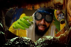 Youtuber e rapper, Mussa explora suas personalidades no clipe de “Mussoumano Style”