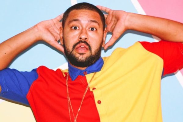 O último lançamento de Sikera Man, intitulado “Teia”, chegou às plataformas digitais no dia 17 de março. Confira o clipe!