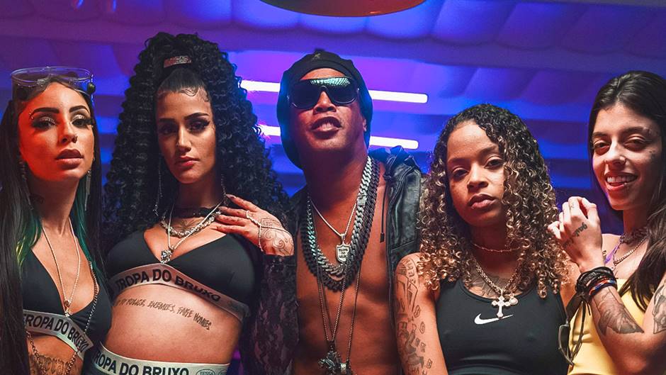 MC Dricka, Azzy e Hyperanhas se juntam para o lançamento do Tropa do Bruxo que chega acompanhado de videoclipe com Ronaldinho Gaúcho