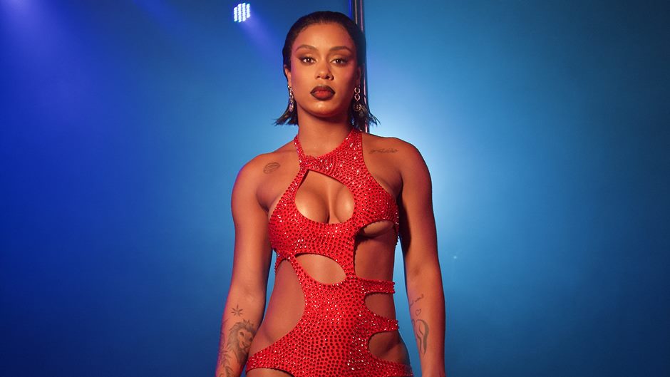 ‘Quintou’ com clipe novo de Mc Rebecca! Neste dia 17 de junho, a cantora disponibiliza o terceiro vídeo do EP ‘Outro Lado’, com a faixa ‘Beijo e Bye Bye’.