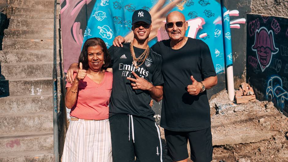 L7NNON e MC Maneirinho se reencontram após sucesso para celebrar as conquistas em novo single lançado nesta segunda-feira (5)