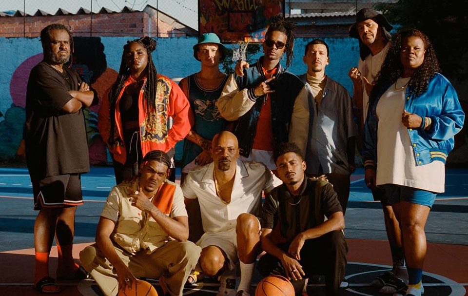 A Quadra Conecta: Rider e MV Bill juntos em clipe sobre a cultura do basquete de rua