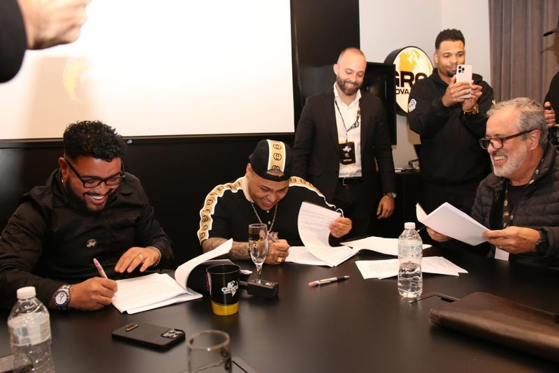 MC RYAN SP assina contrato com a Warner Music Brasil