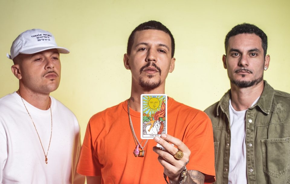 Depois de dois anos, trio de rap 3030 lança novo álbum "Arcano 19"