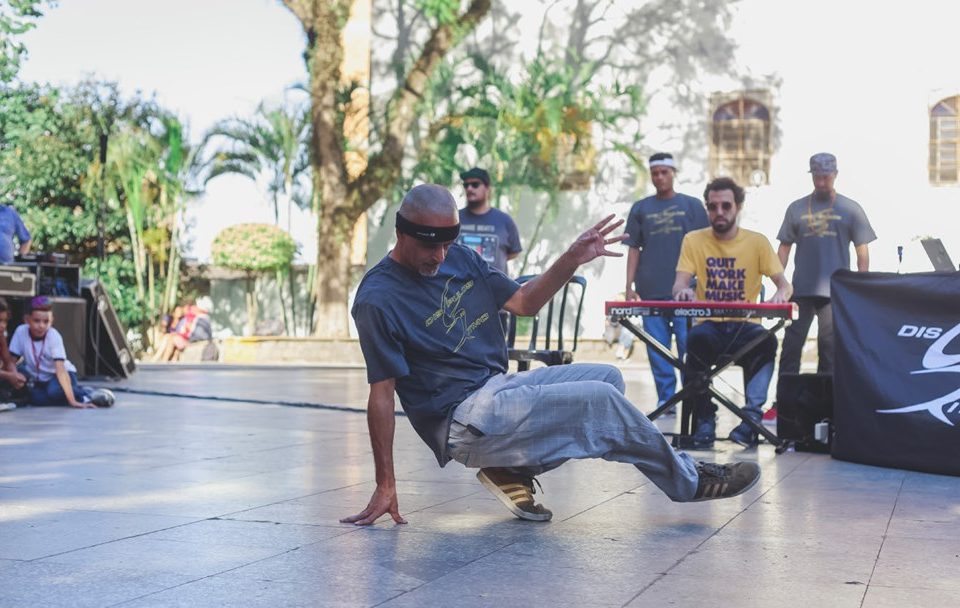 Discípulos do Ritmo une hip hop e danças urbanas em espetáculo no Sesc Santo Amaro
