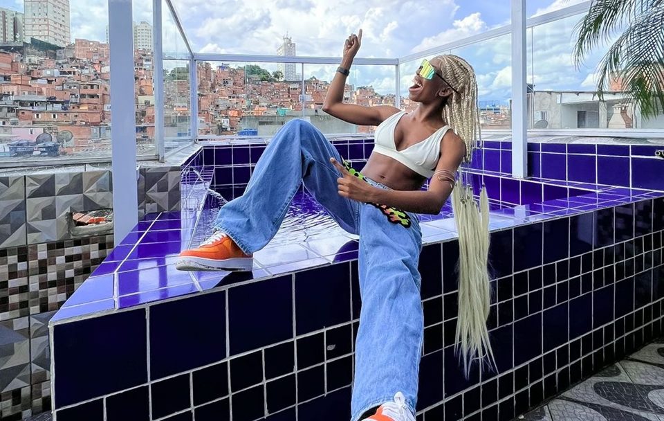 Mc Soffia chega à Paraisópolis para gravação do clipe "Lady da Quebrada"