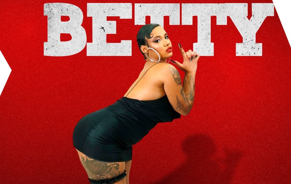 MC Taya lança “Betty”, primeiro EP de carreira, e traz referências do funk, rap, rock e trap