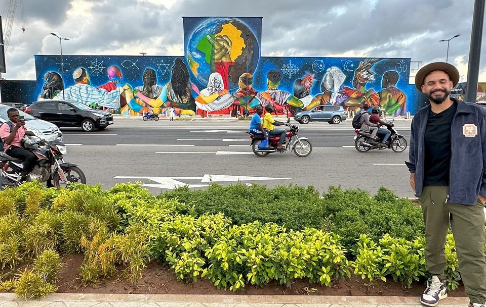 Eduardo Kobra exalta a coexistência e a tolerância em seu novo mural, em Benin, na África