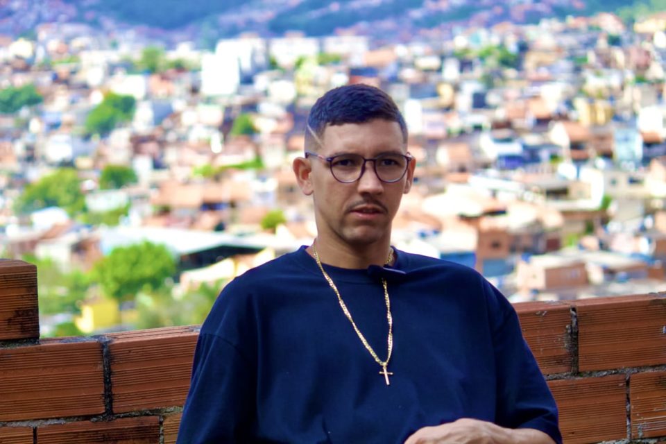 Rapper Renan Neri transforma dor em arte e lança EP "Luto" que se torna um documentário emocionante