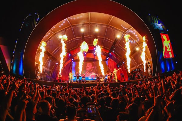 Festival Zepelim leva música e arte para o Marina Park, em Fortaleza; Gilberto Gil, João Gomes, Xamã, Tasha & Tracie, Criolo e Marina Sena estão entre as atrações