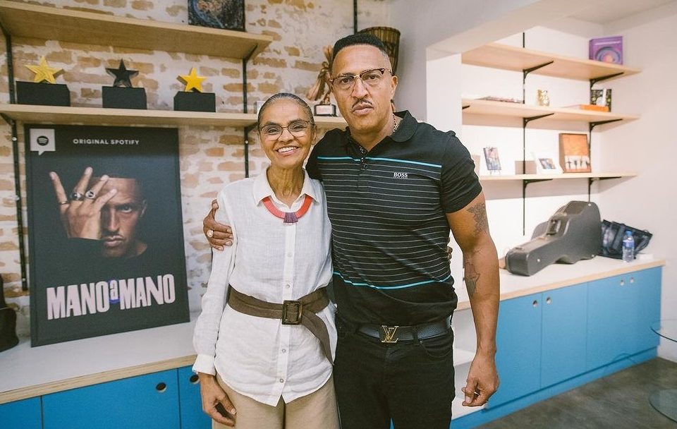 Mano Brown encerra temporada de podcast no Spotify, com a ministra Marina Silva