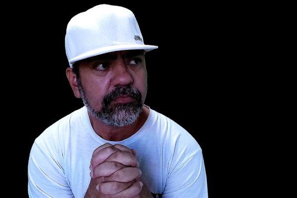 Comanche: A Voz Poderosa do Rap Carioca que Eleva a Cultura Hip Hop
