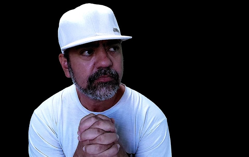 Comanche: A ascensão de um talento do rap brasileiro e suas mensagens  impactantes