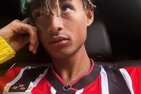 Jaden Smith com a camisa do São Paulo — Foto: Reprodução