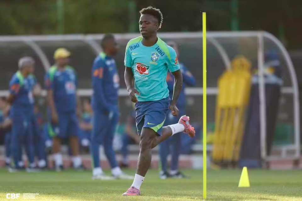 Vini Jr. em treinamento com a seleção brasileira em Seul — Foto: Rafael Ribeiro/CBF