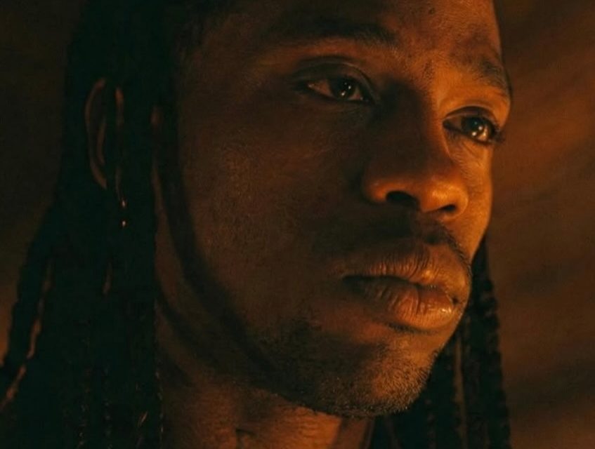 Travis Scott Surpreende ao Aparecer como Ator em Trailer de “A Odisseia”