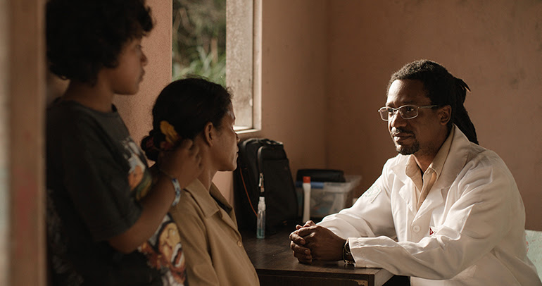 Cena do filme capixaba “O Deserto de Akin”. Fotos: Divulgação