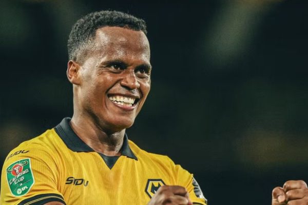 Jhon Arias comemora gol do Wolverhampton — Foto: Divulgação/Wolves